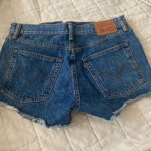 Cutie high waisted Levi’s “ wedgie “ shorts . 5 button fly